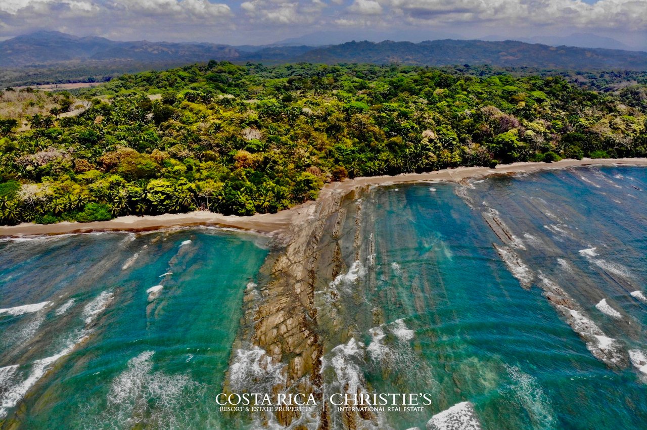 Expansive Ocean Views Central Pacific Estate 