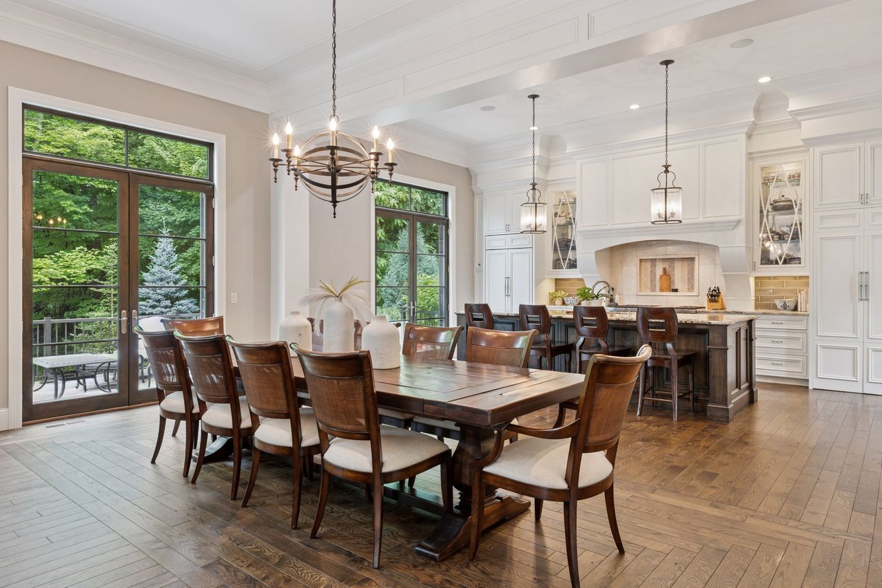405 Carpenters Point, Wayzata