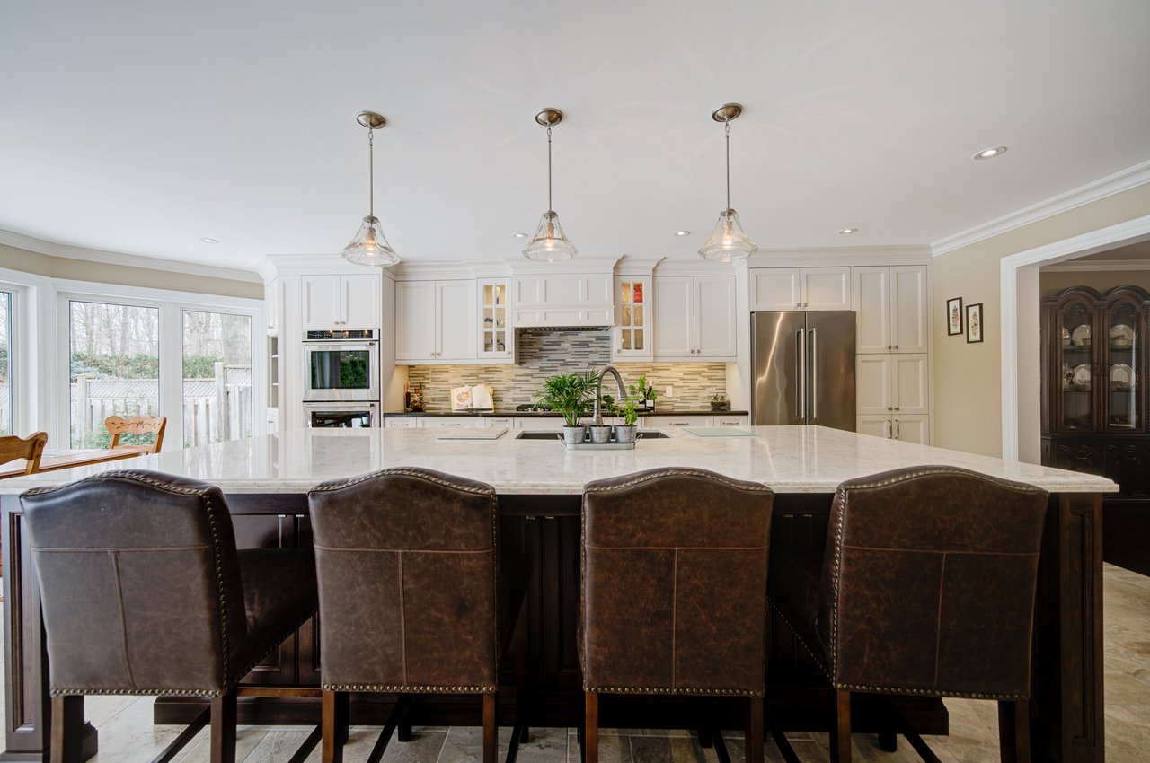 1296 Mapleridge Cres
