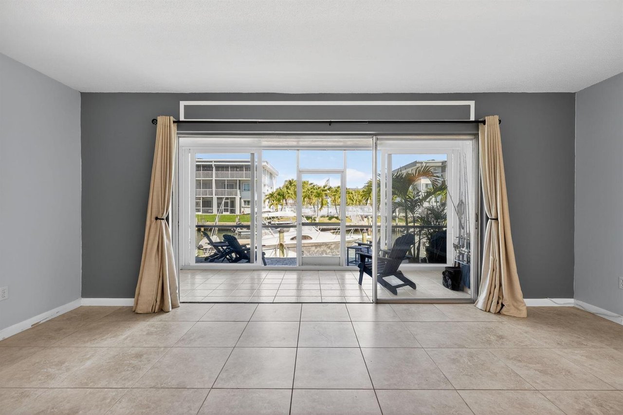 121 Wettaw Lane Ln #112