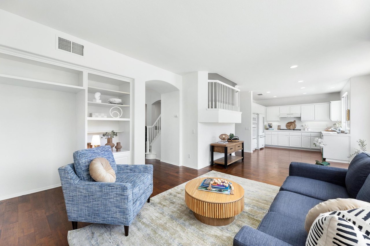 3098 Espana Ln