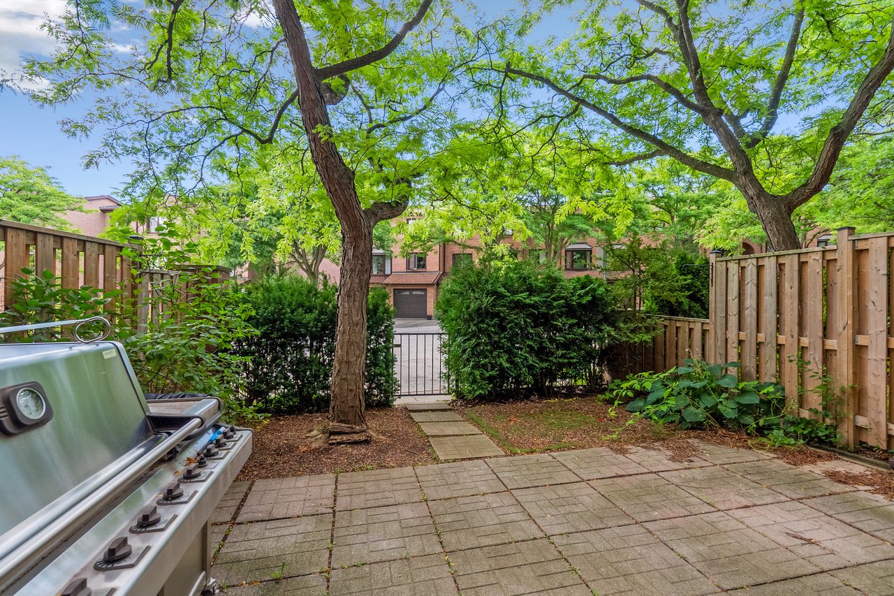 Spacious 3 Bedroom Townhome in College Park