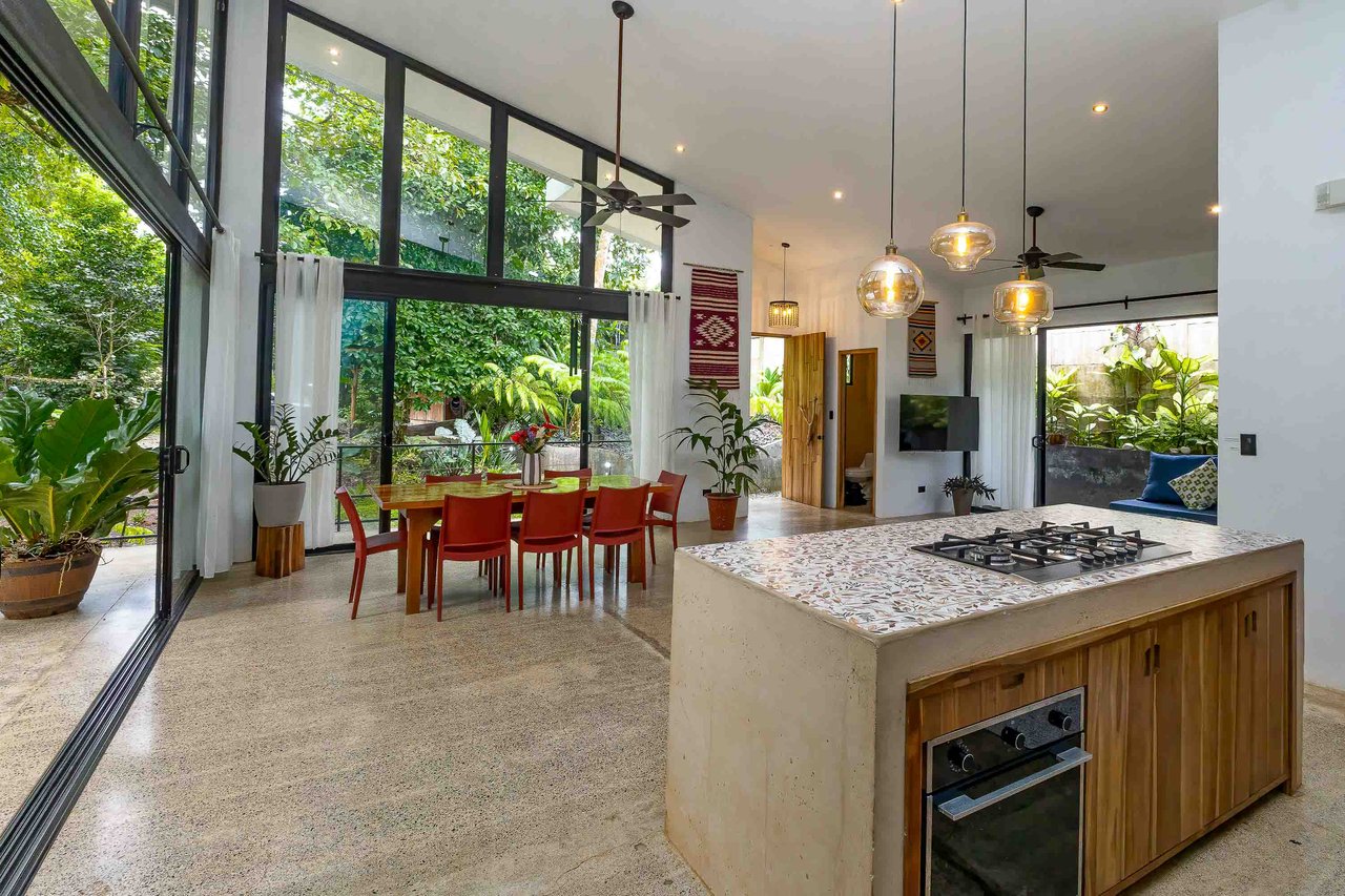 Furnished and Turnkey Home Rainforest Villa with Pool and Creek