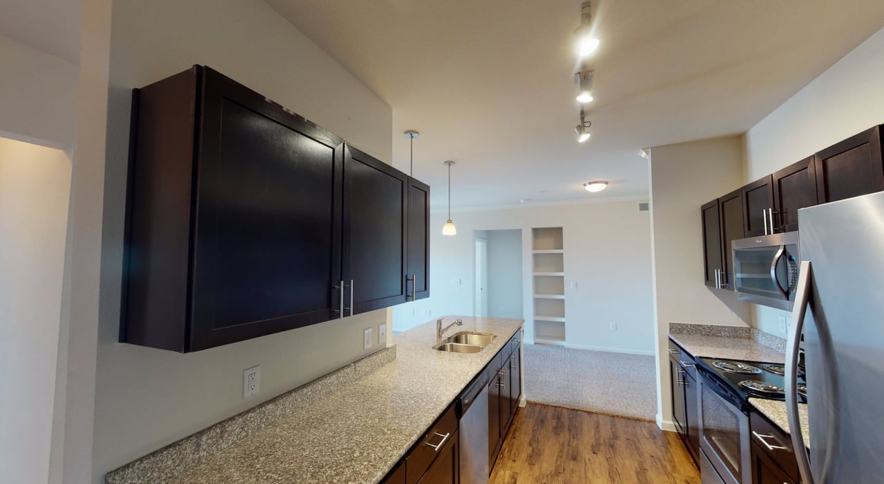 Beautiful 1/1 apartment home 20 minutes north of downtown!