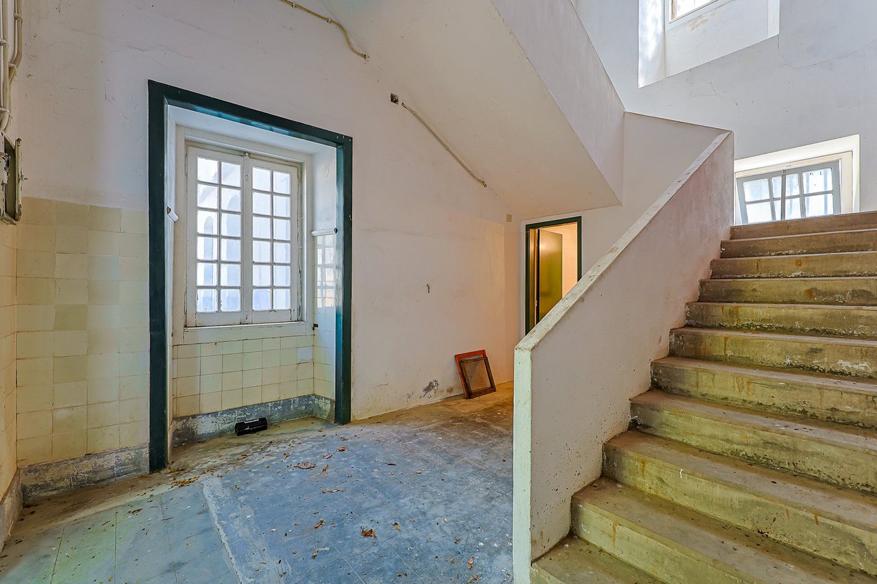 Magnificent 17th-Century Palace with  76,400 m² Estate Near Coimbra