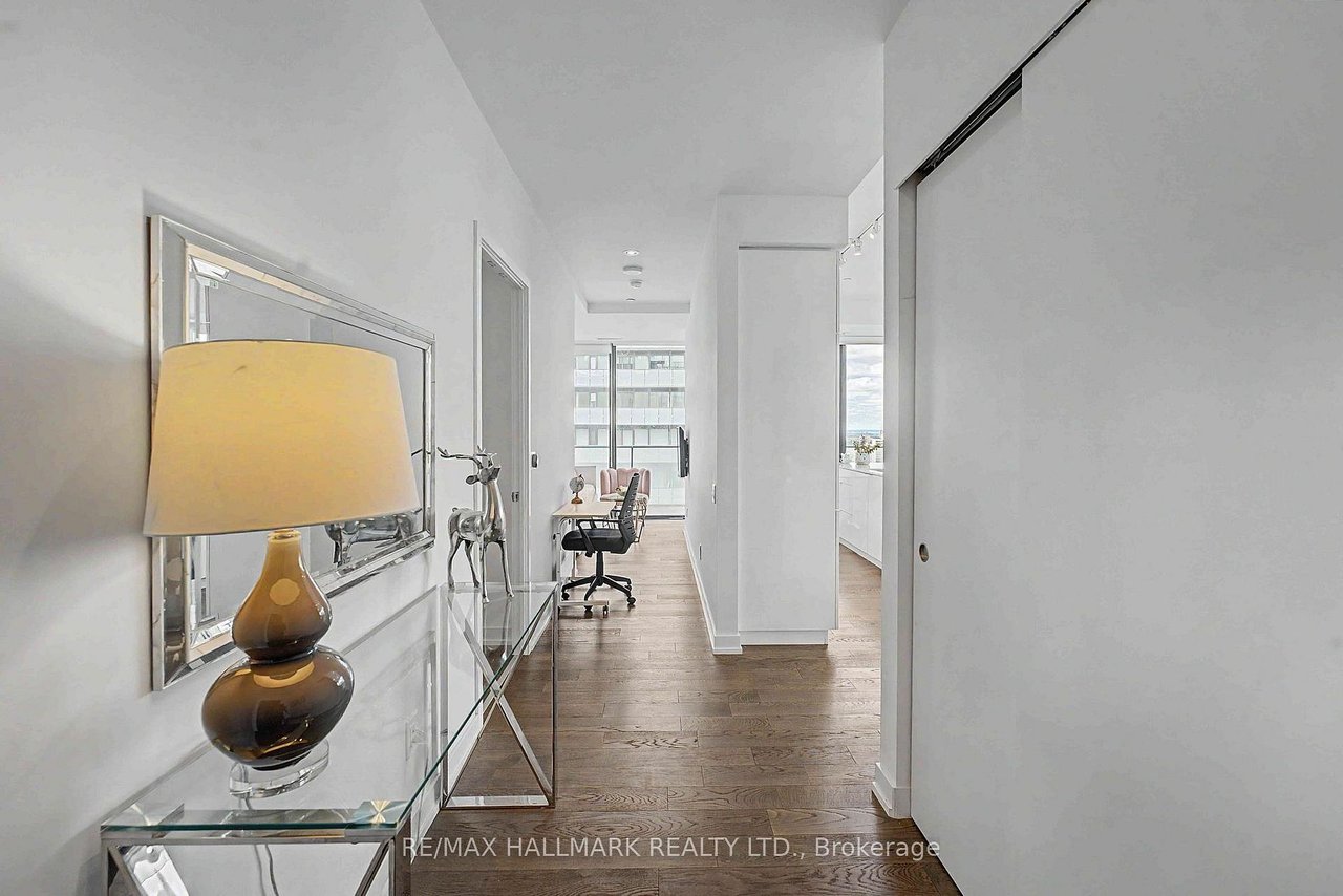 PRESTIGE LIVING AT YONGE & EGLINTON