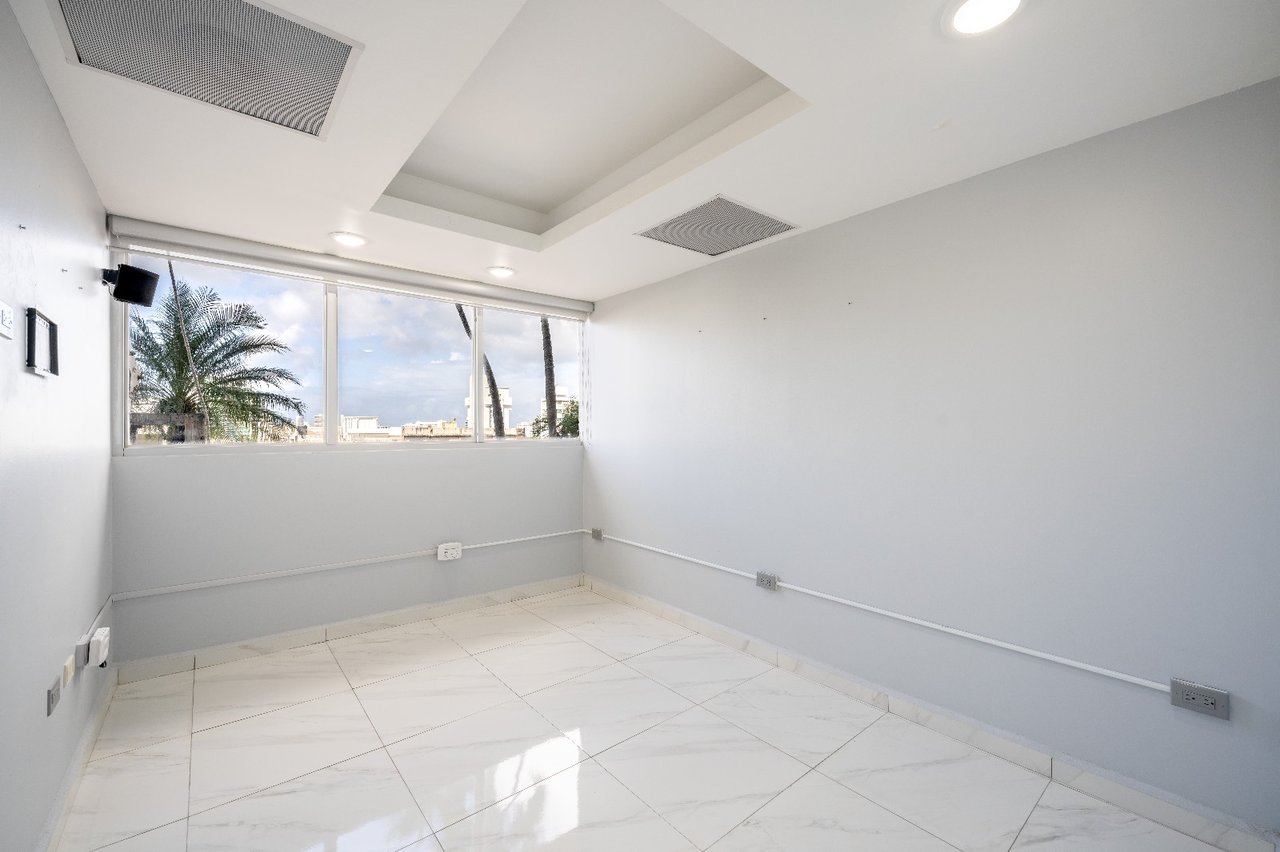 Office Space, VIG Tower, Santurce, PR 00907
