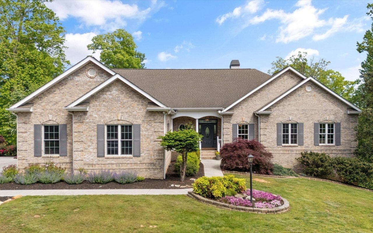 Wallace Luxury Spotlight | 11742 Providence Ridge Way Knoxville, TN 37932