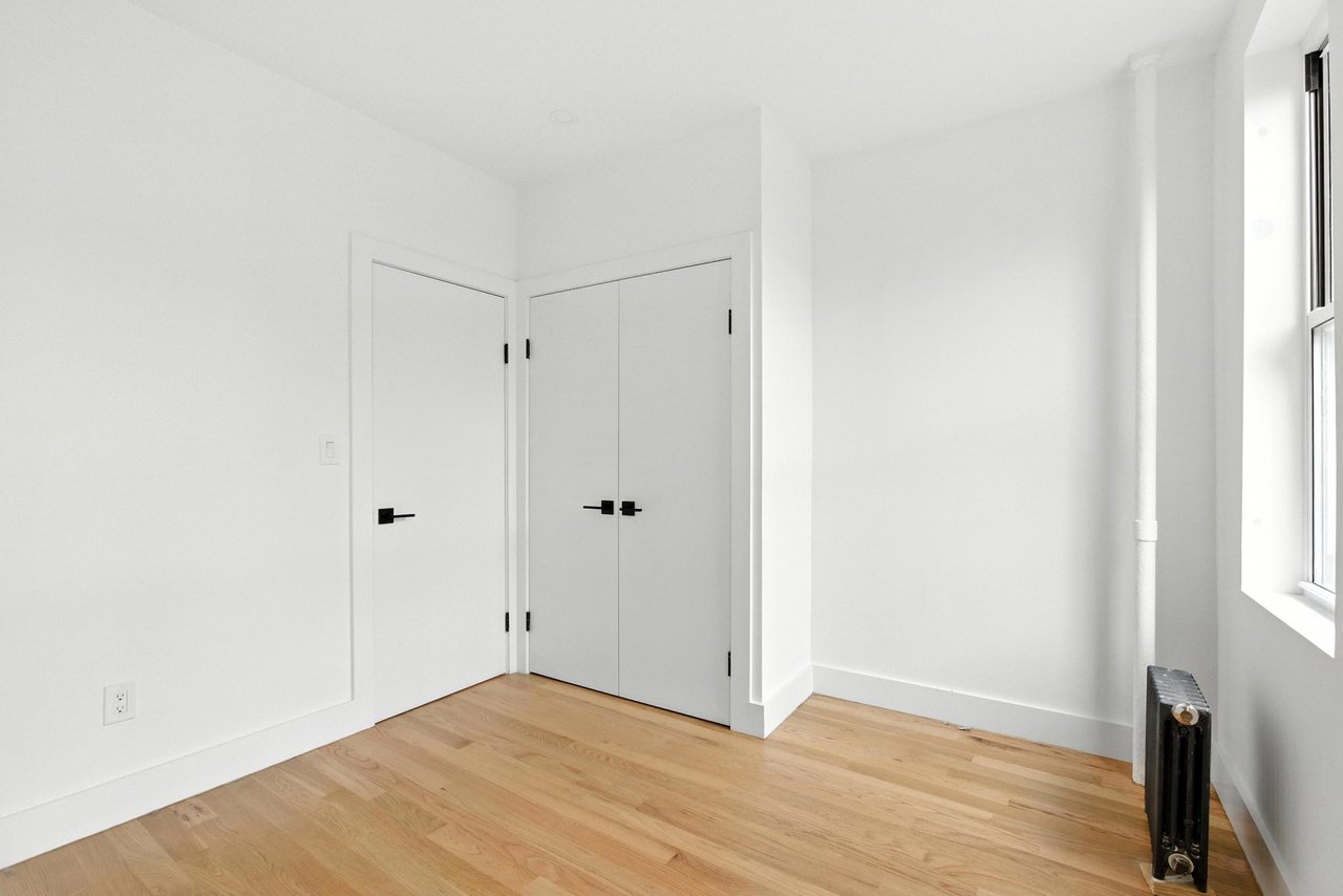 75 Baxter Street, #32