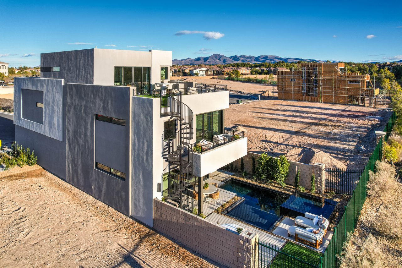 4077 Heron Fairway Dr