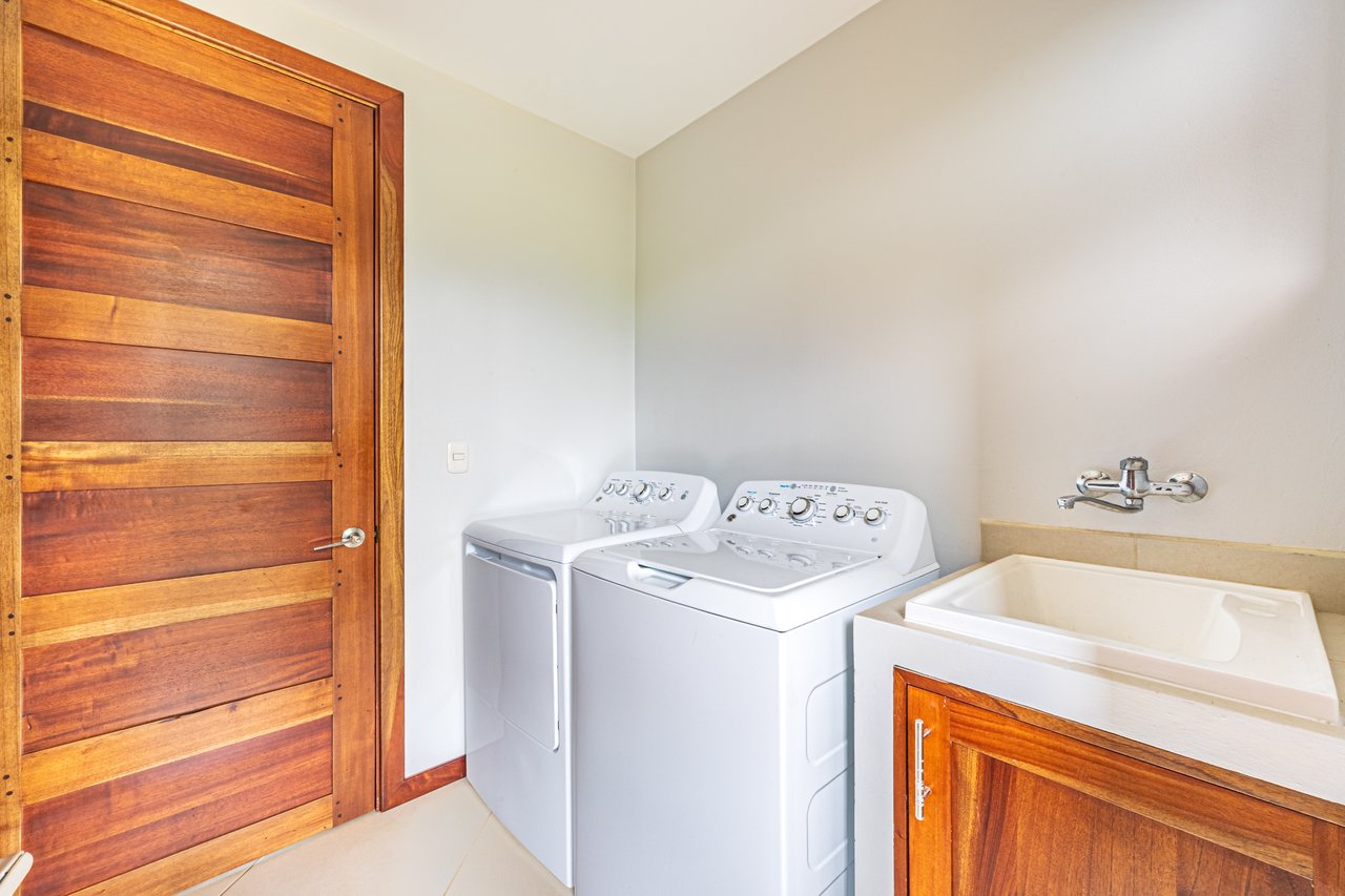 Uvita Home in Jardines del Sol with Private Pool and Dual Suites