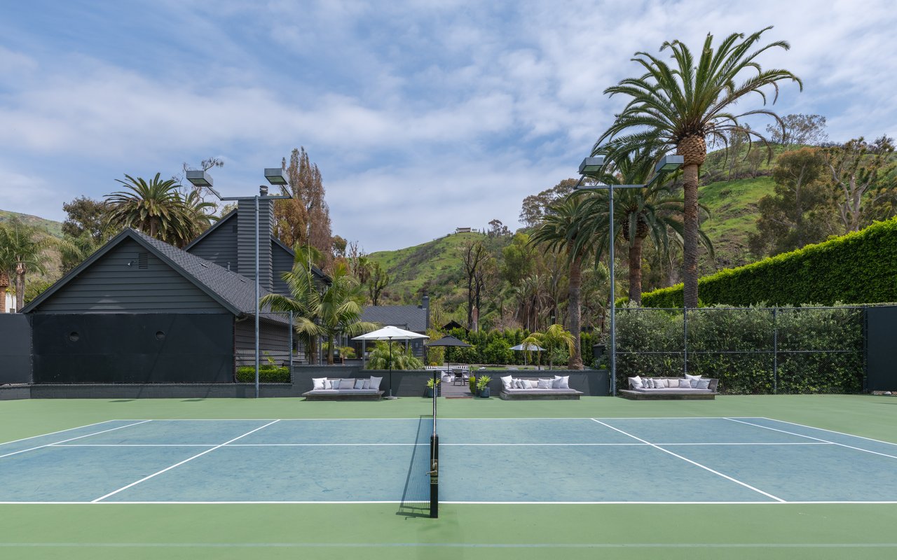 23122 Mariposa De Oro St, Malibu