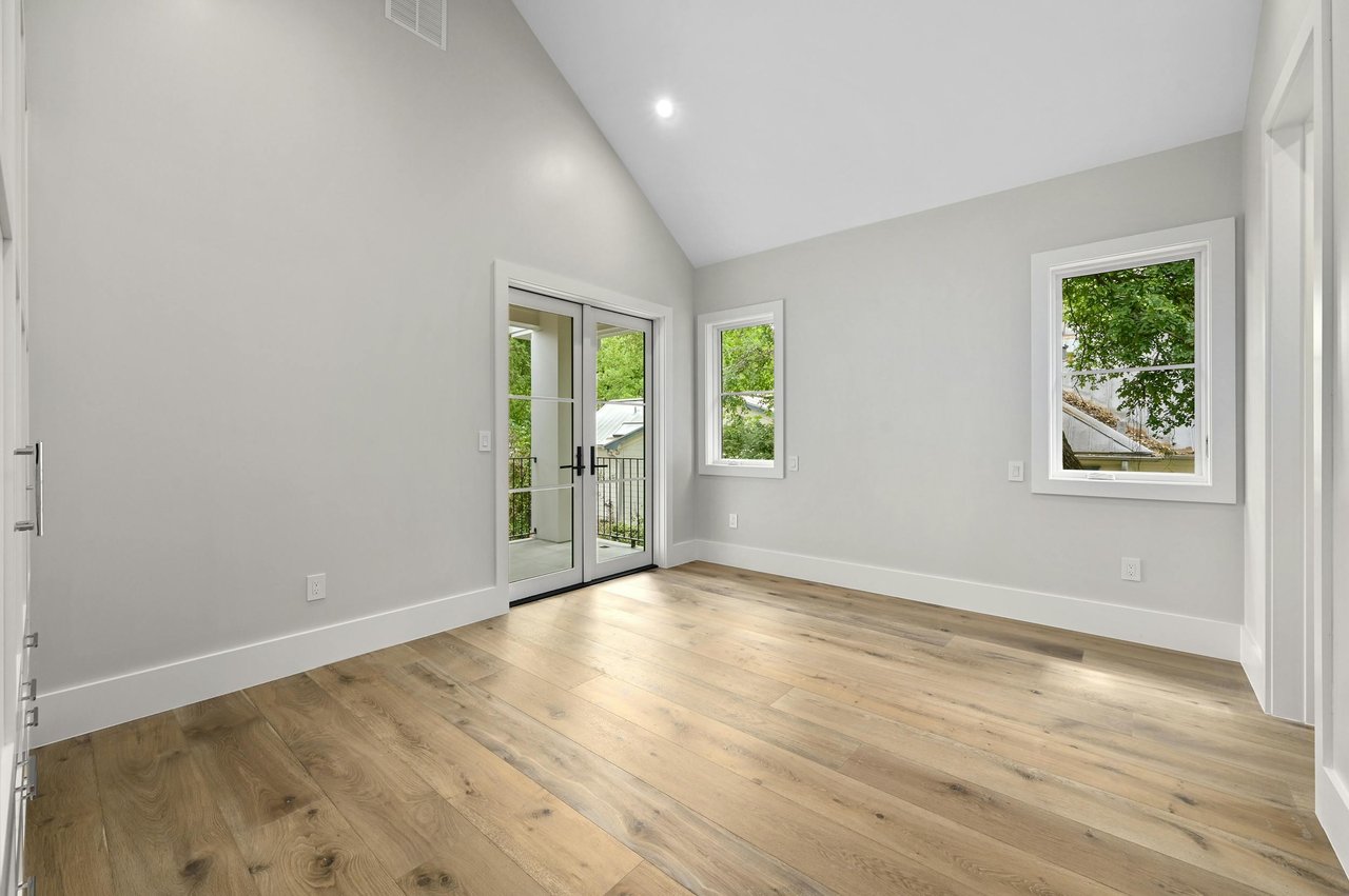 2400 Bridle Path