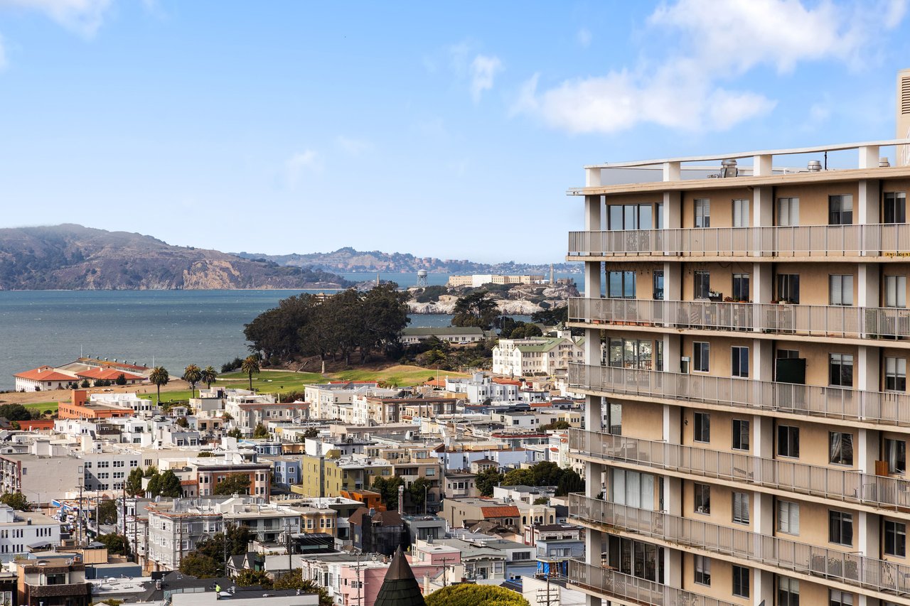 Modern Design and Panoramic Bay Views