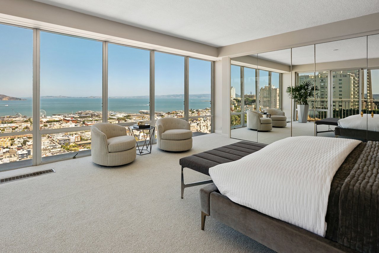 Marvelous Mid-Century View Apartment