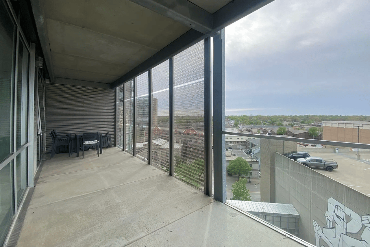 221 E College St Apt 709