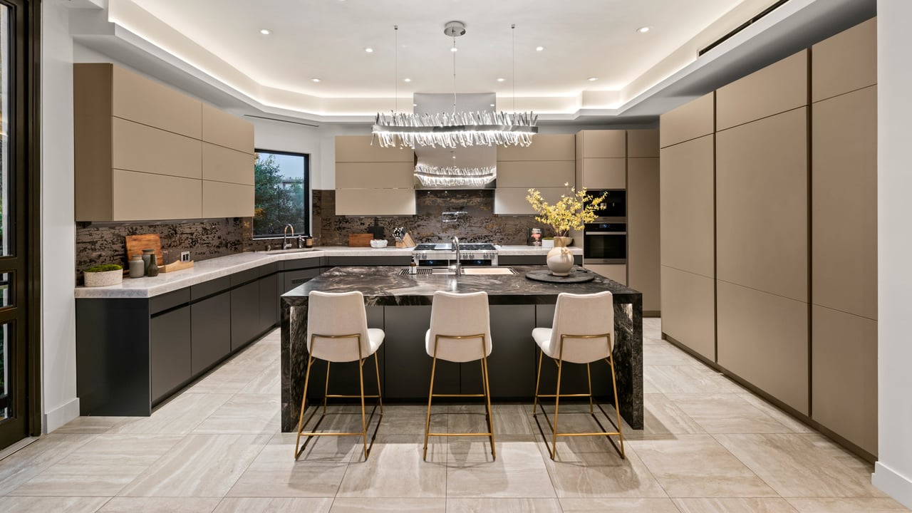 145 Channel Pointe Mall