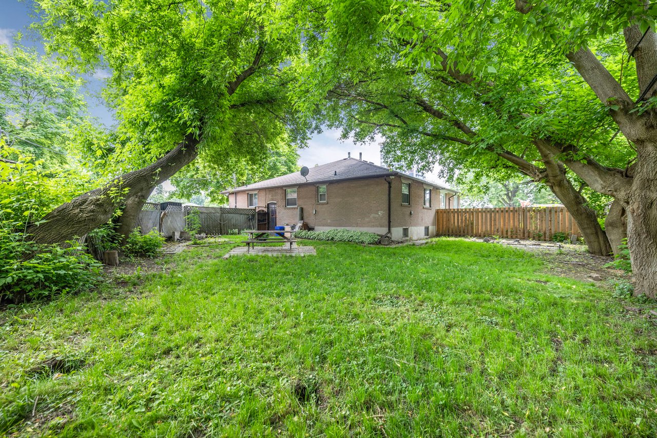69 Marlin Crt, Newmarket
