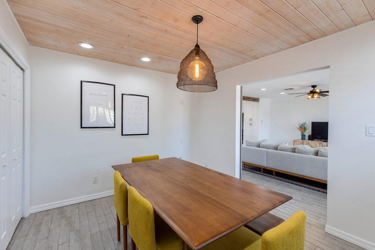 8043 E Clarendon Ave