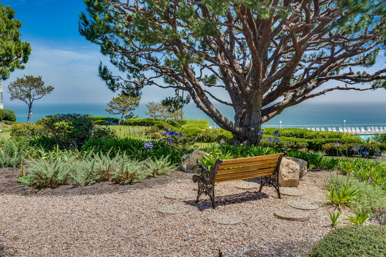 Stylish Coastal Living with Ocean Views at the Palos Verdes Bay Club