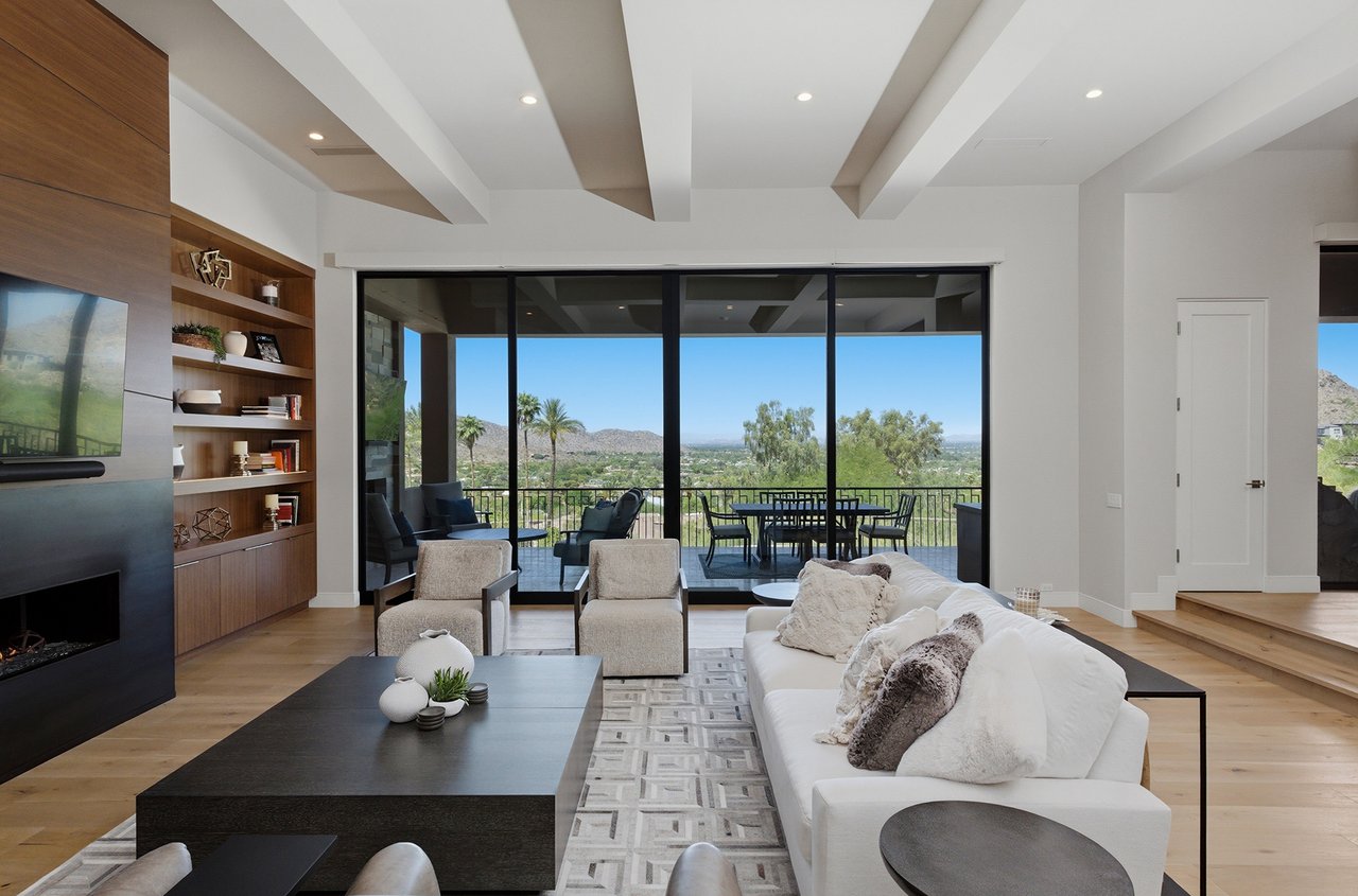 5411 E ROADRUNNER Road