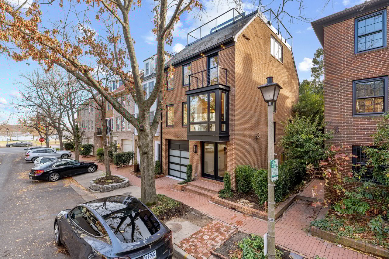 Townhome Or Single-Family? Deciding In Alexandria