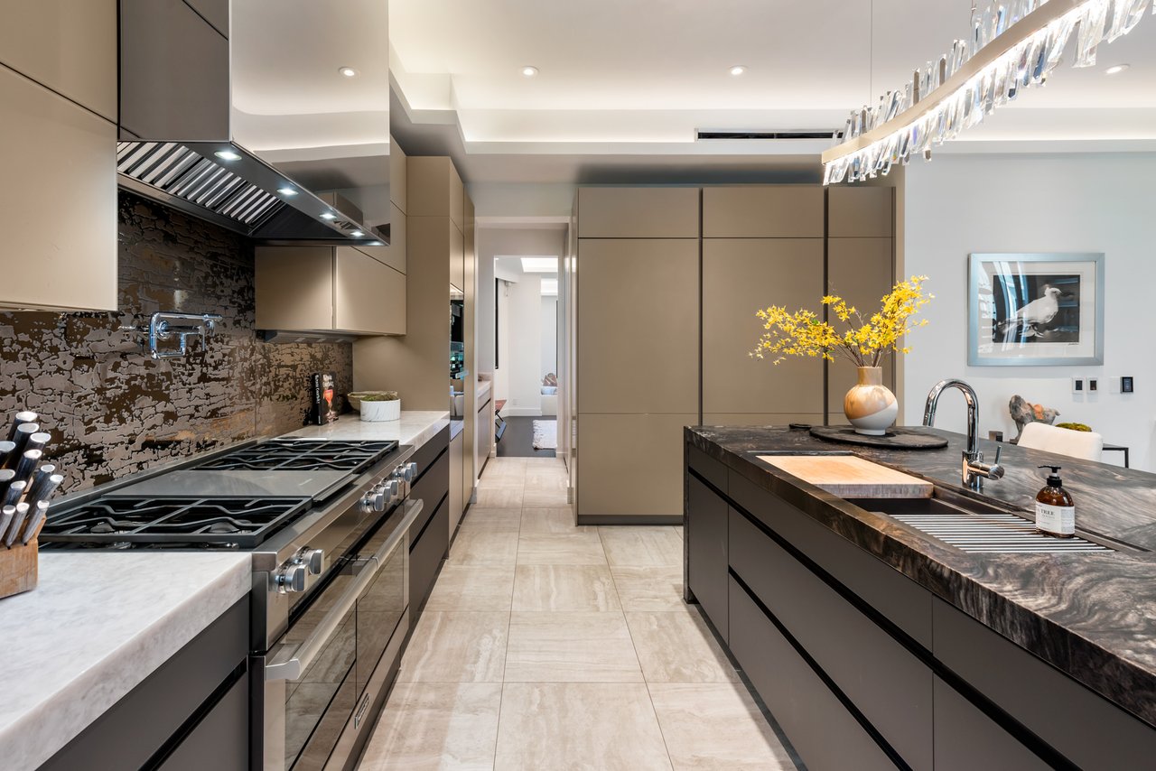 145 Channel Pointe Mall