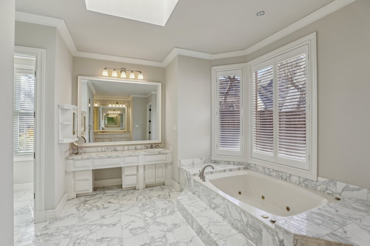 17611 Cedar Creek Canyon Dr