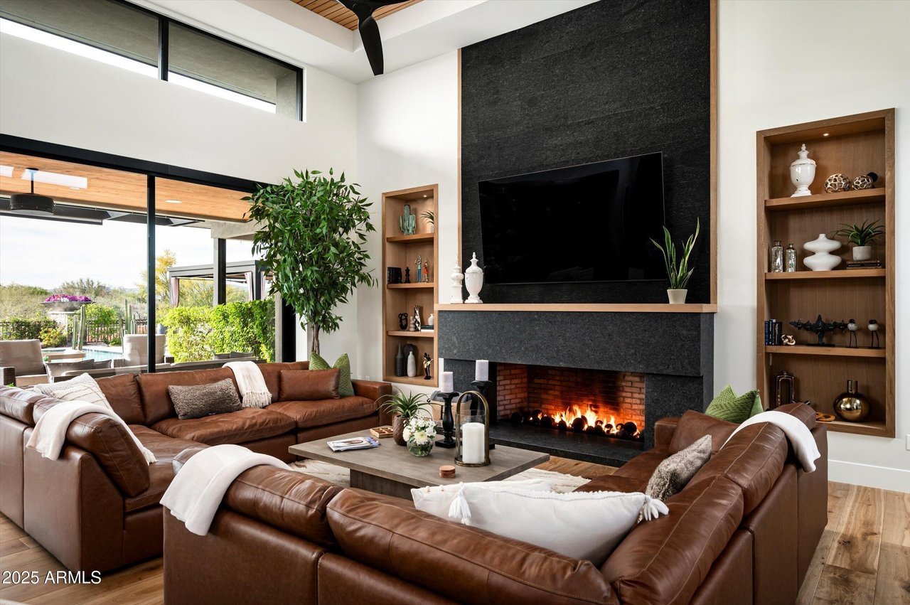 8328 E WHISPER ROCK TRL