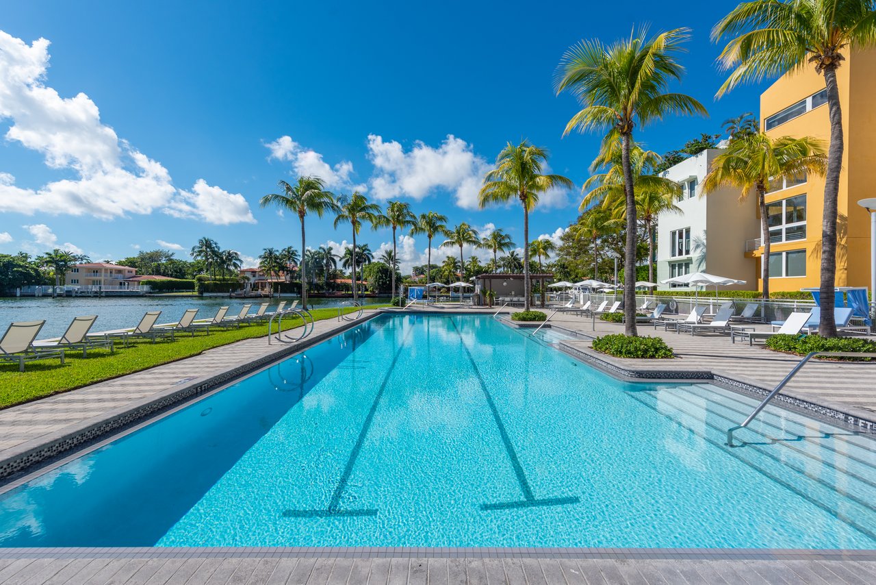 Aqua Gorlin Residence 703