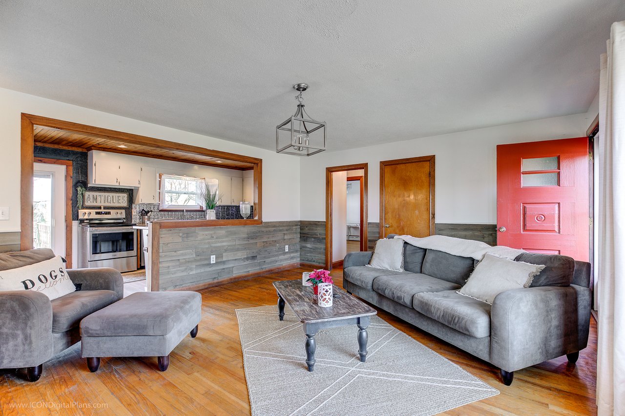 2685 Main Road, Tiverton, RI 02878