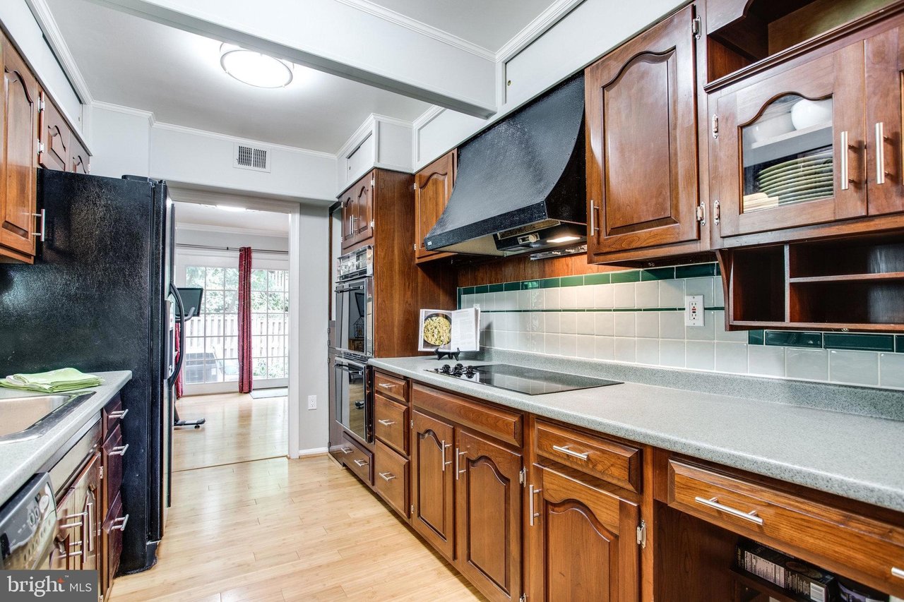 2977 Cashel Ln