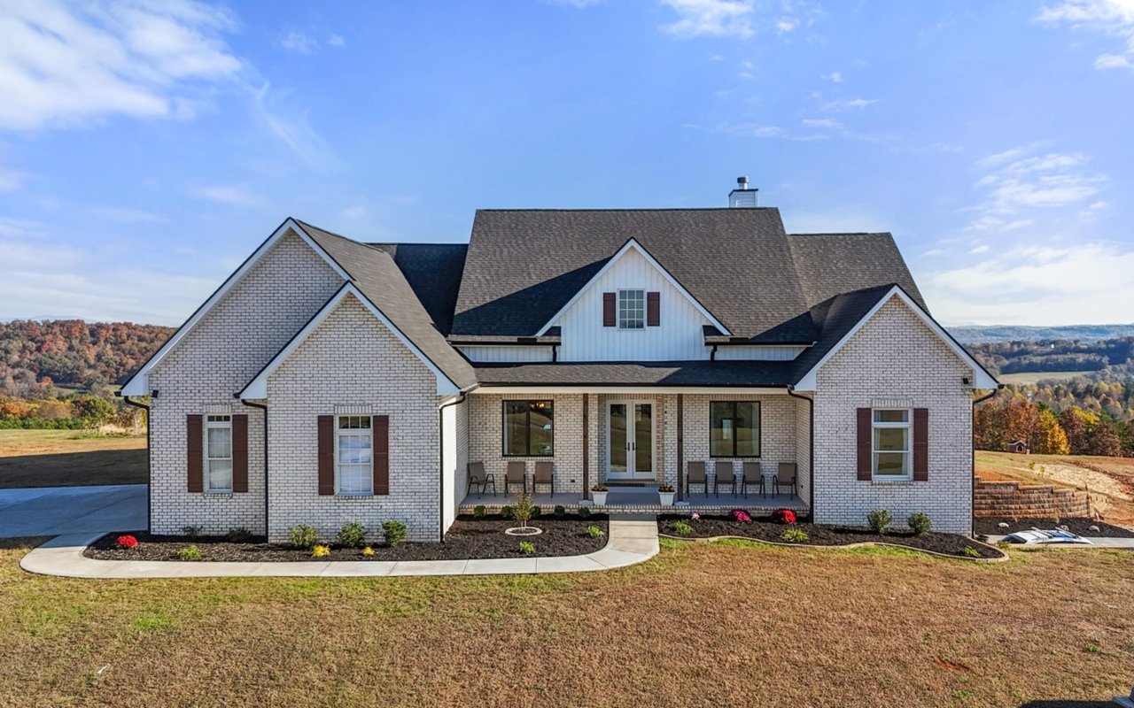 Wallace Luxury Spotlight | 3647 Foshee Road Philadelphia, TN 37846
