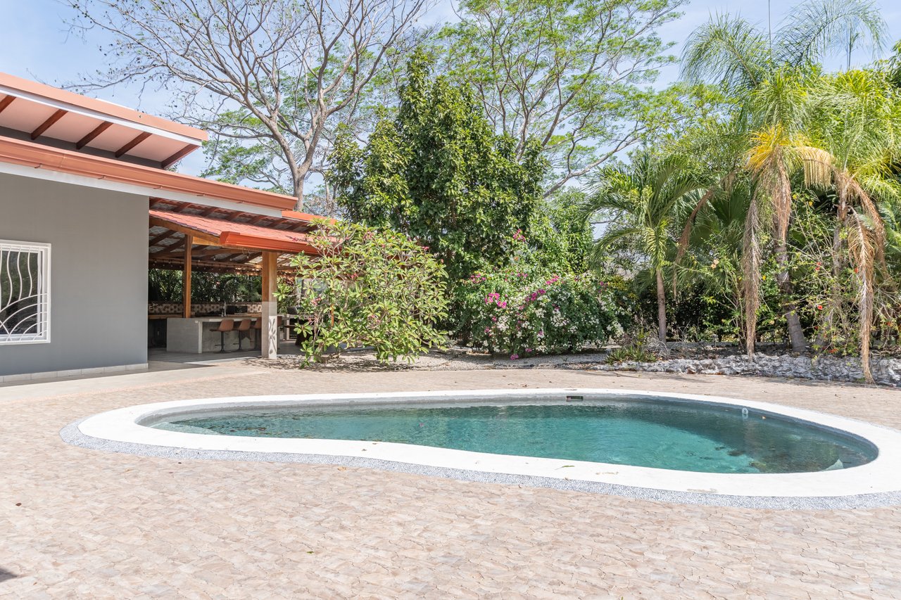 Casa Congo / Barrio Los Monos , Sámara, Guanacaste