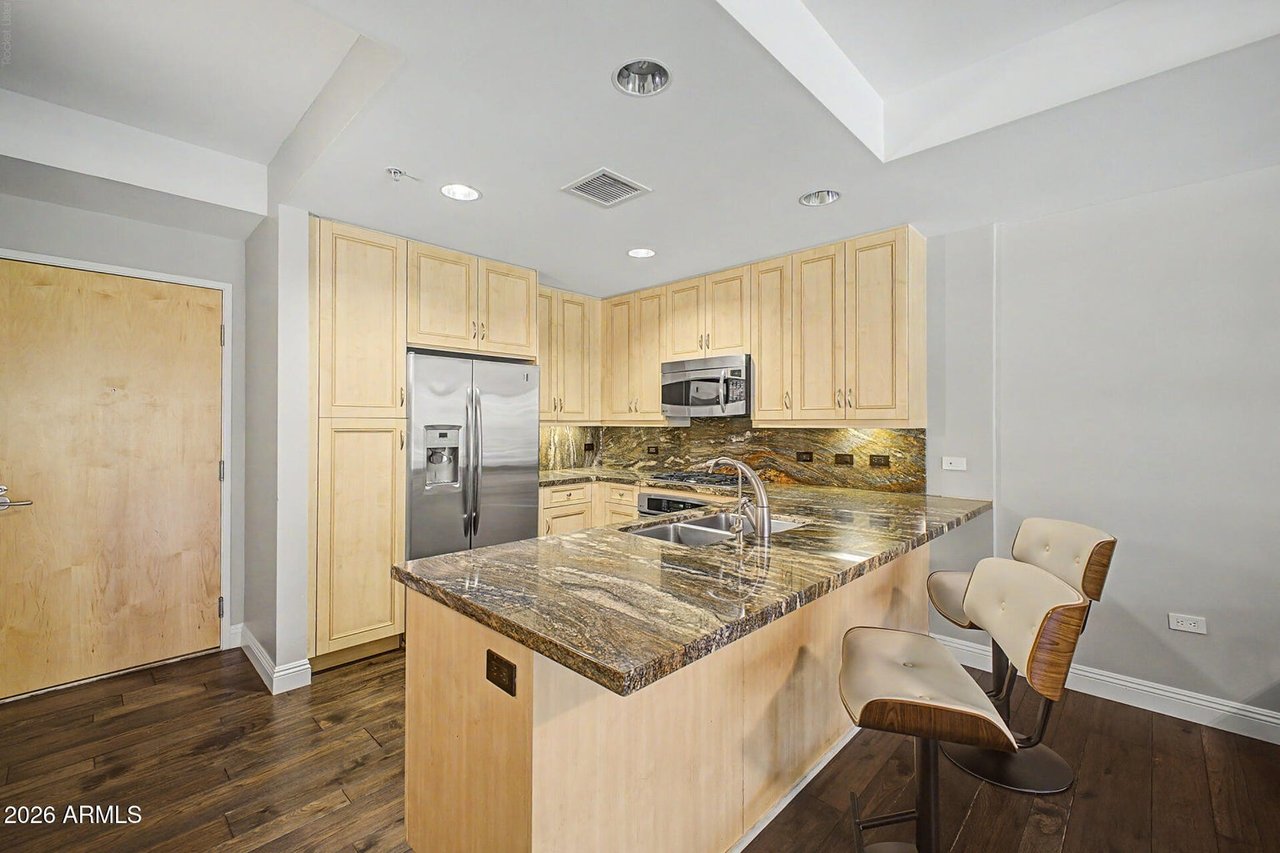 7127 E Rancho Vista Dr, #3009