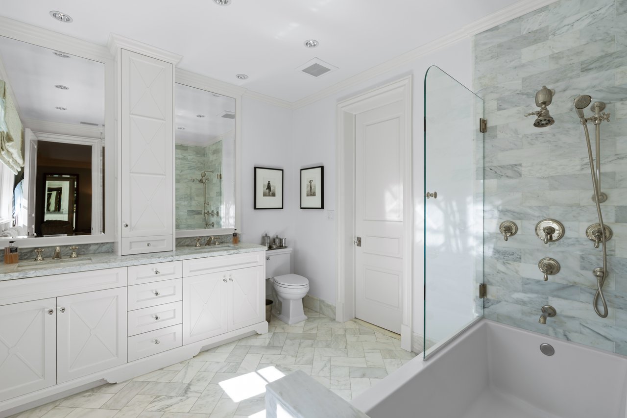 Entertainer’s Paradise in Prestigious Estate Section Enclave