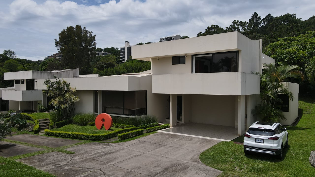 Champagne House