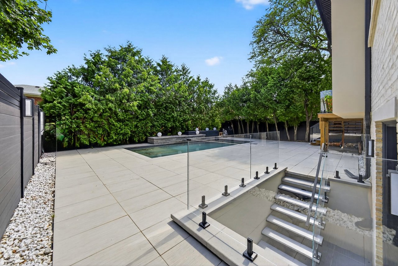 Distinctive Luxury Residence