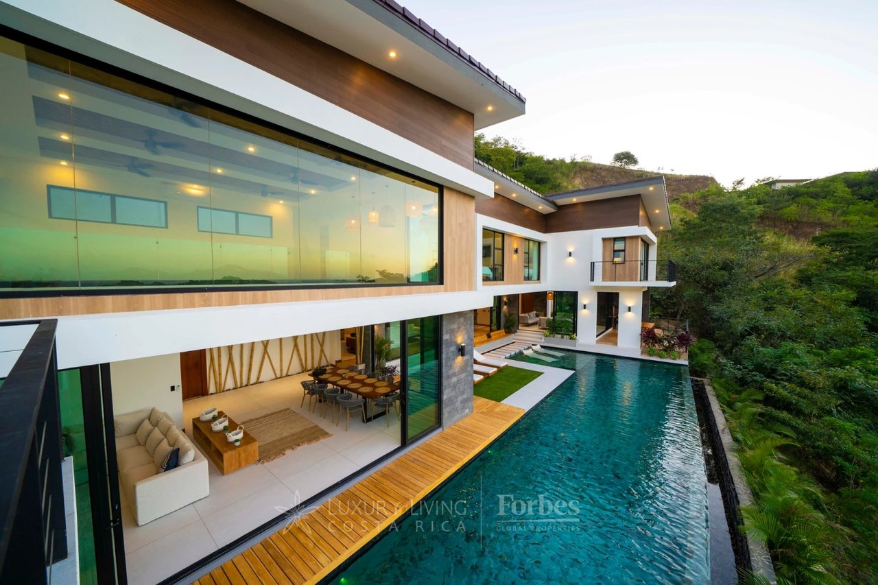 20702 - Contemporary Luxury with Ocean Views in Playa Flamingo