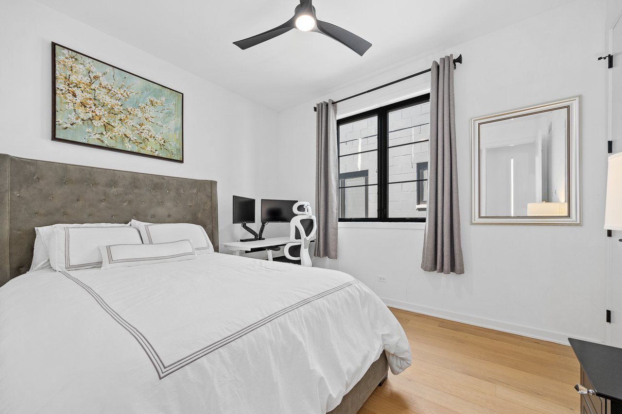 2633 N Emmett St Unit 2R