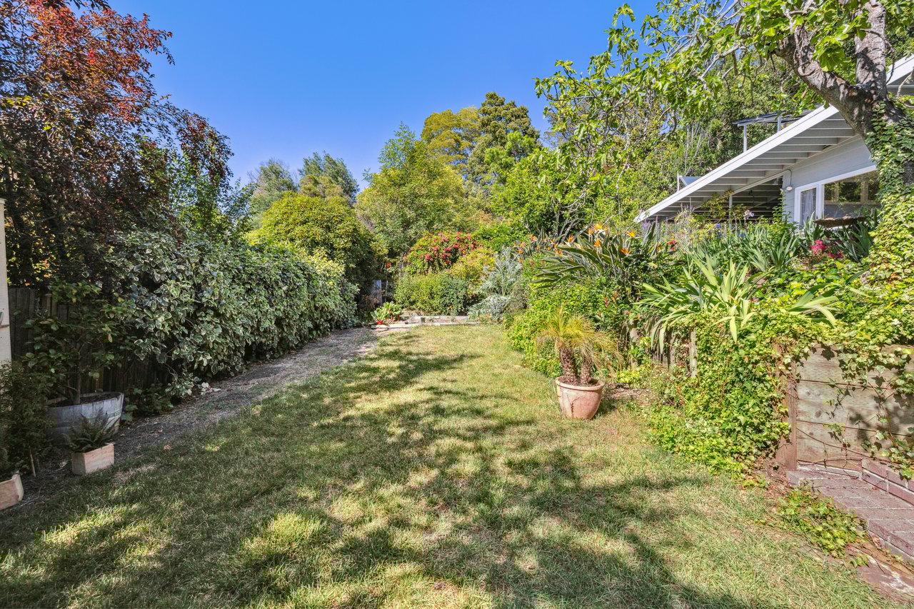35 Saint Francis Ln