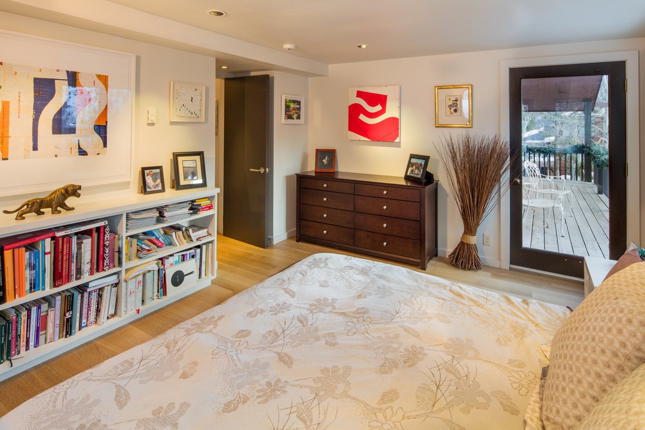 100 Mountain Laurel Court