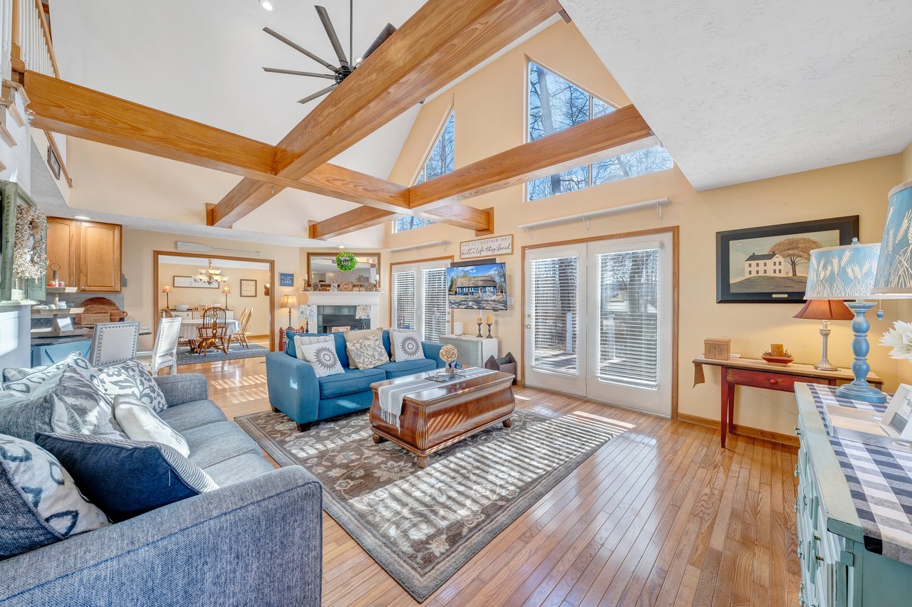 100 Sandpiper DR