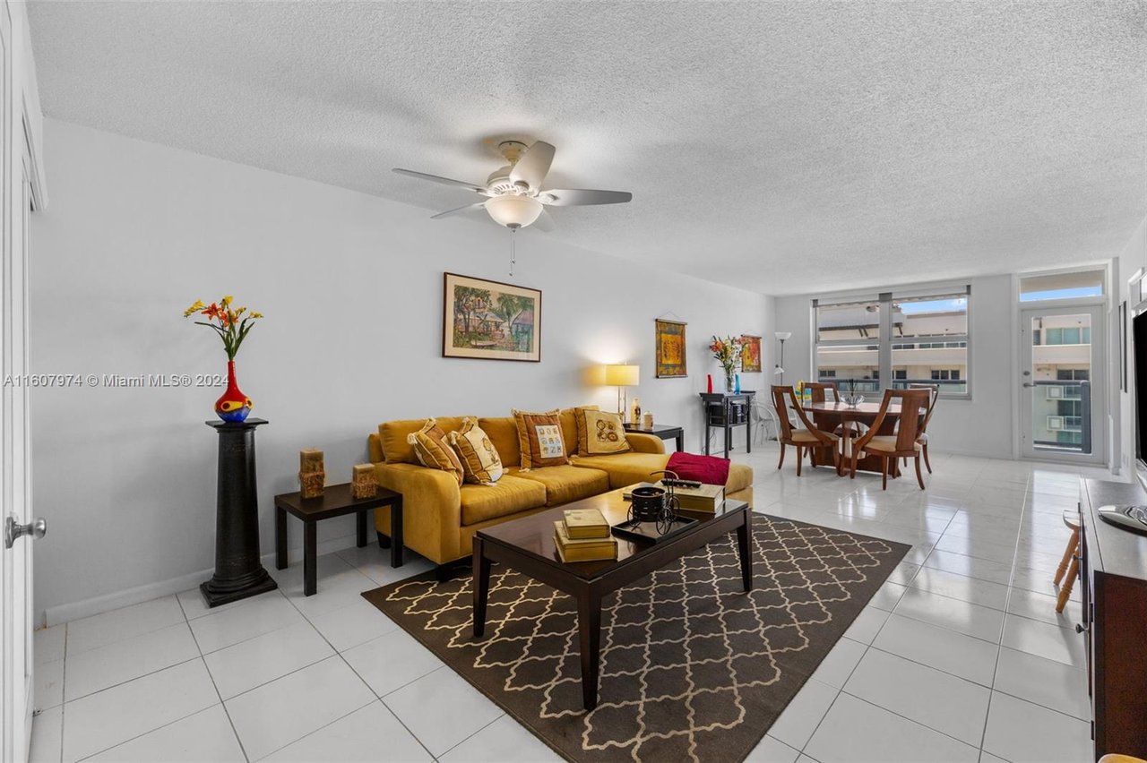 9500 Oceans Condo, Unit 1208
