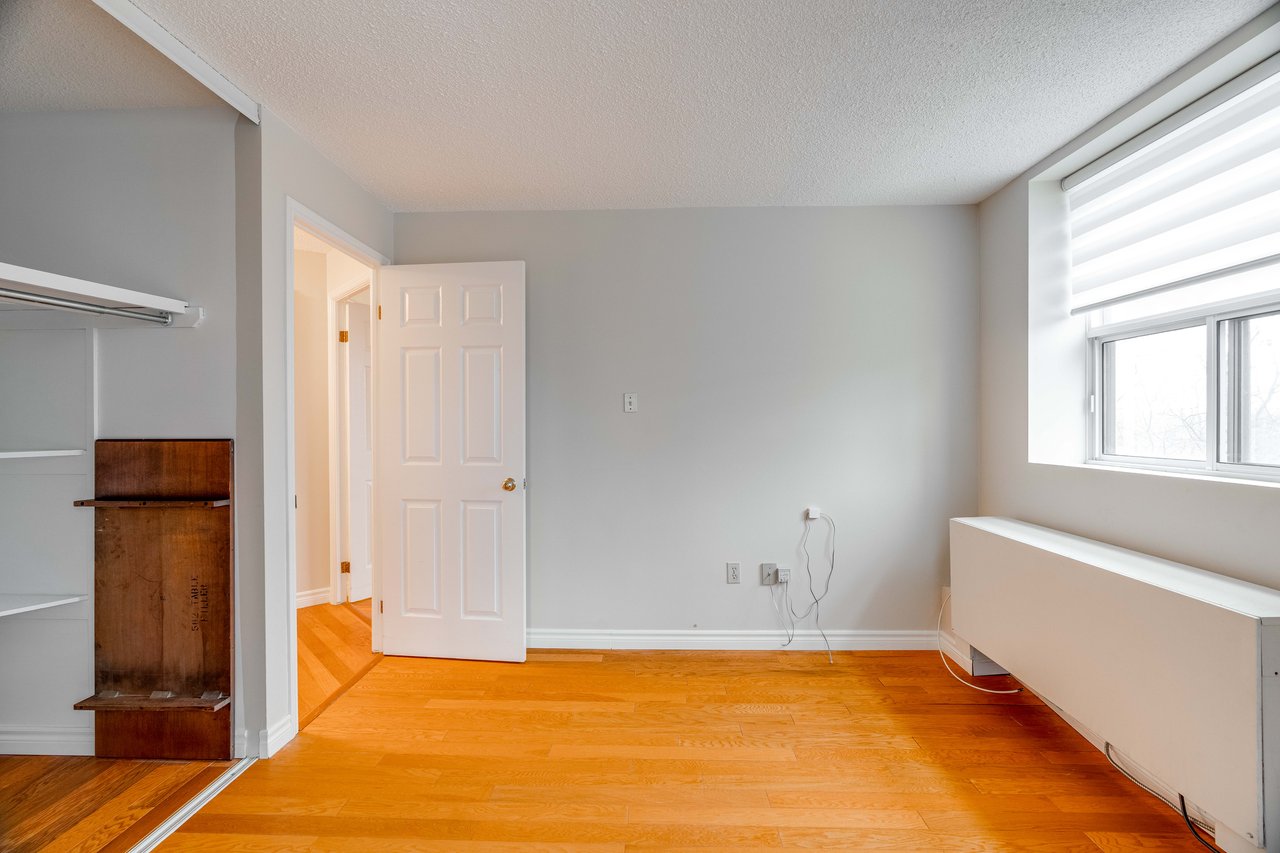 beautiful 2 bedroom 2 bath Condo in downtown London