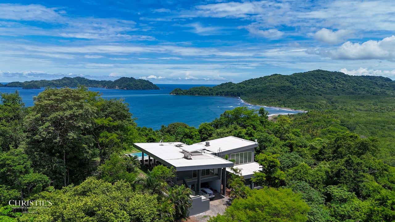 Contemporary Isla Tortuga View Home Steps from Playa Organos