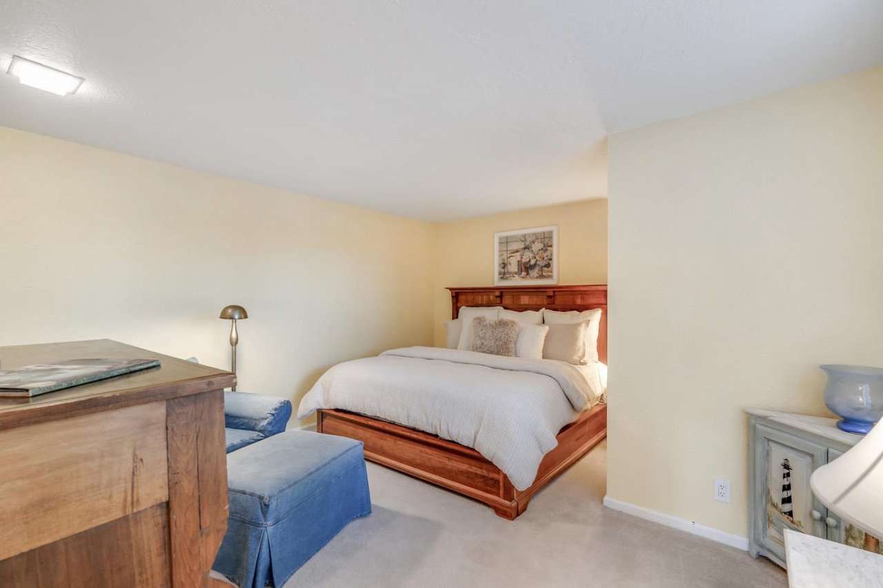 15681 Montebello Rd