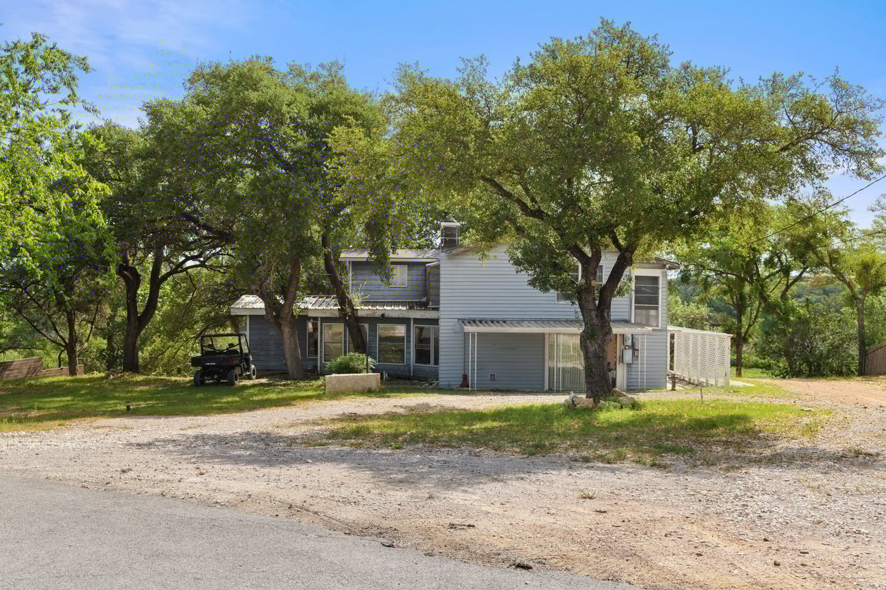 907 Lake Shore Dr.