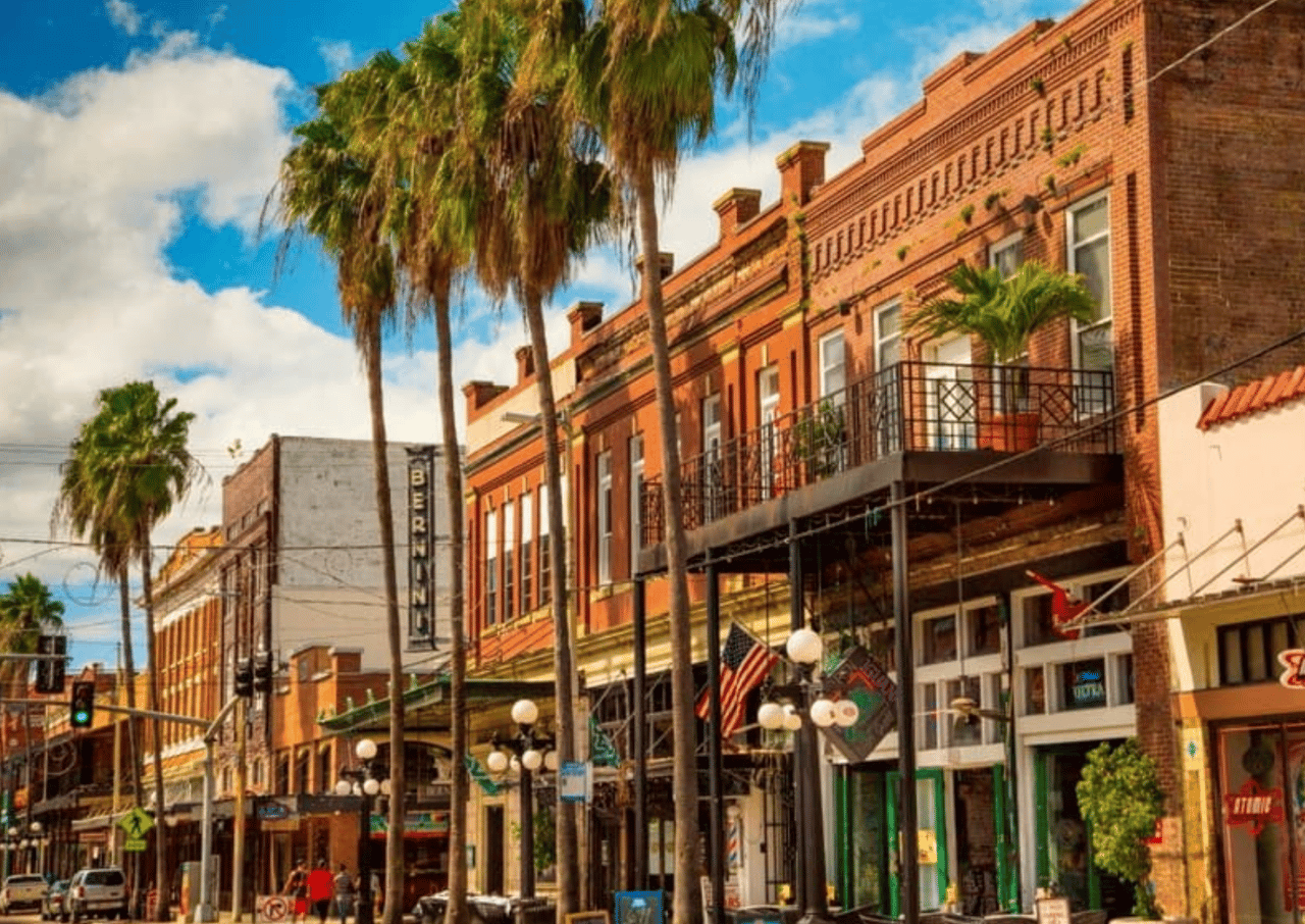 🚶‍♂️ A Walk Through Time: Tampa’s Historic Neighborhoods Await