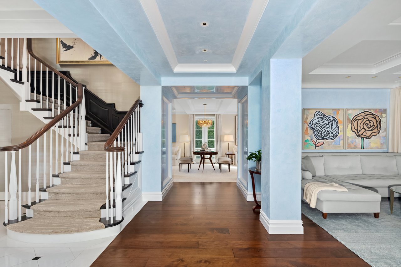 Georgian Waterfront Mansion on Everglades Island